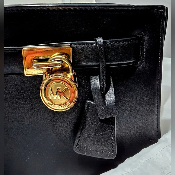 MICHAEL Michael Kors Hamilton Smooth Black Leather Crossbody Bag w/Gold Hardware - Picture 4 of 17